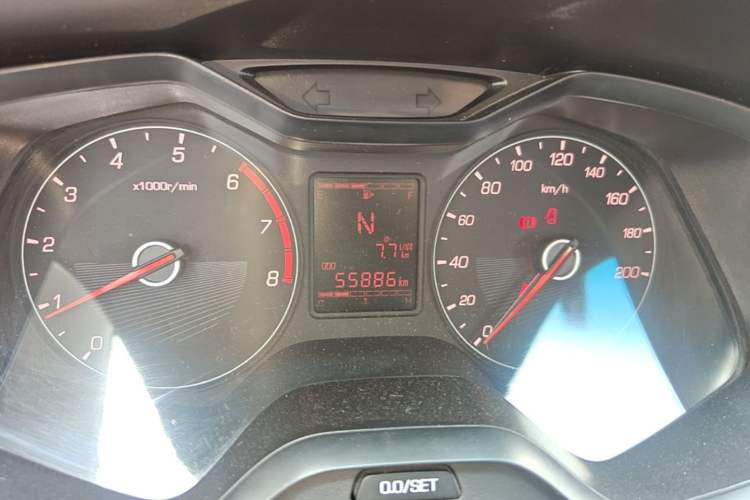Used Baojun 310 2017 1.5L automatic comfort version Instrument Cluster