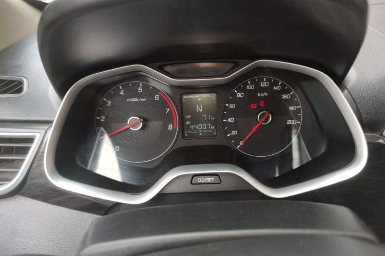 Used Baojun 310 2017 1.5L Automatic Fashion Model Instrument Cluster