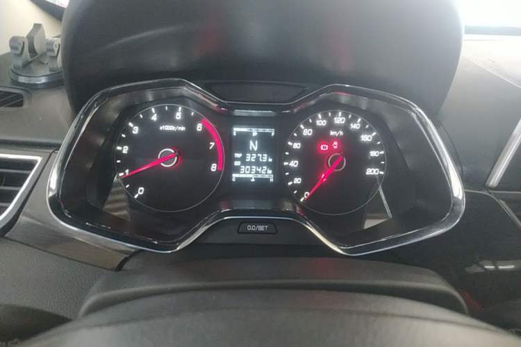 Used Baojun 310 2017 1.5L Automatic Luxury Model Instrument Cluster