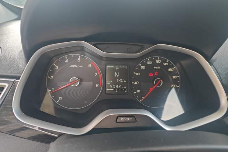 Used Baojun 310 2017 1.5L Automatic Fashion Model Instrument Cluster