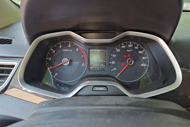 Used Baojun 310 2017 1.5L Automatic Fashion Model Instrument Cluster