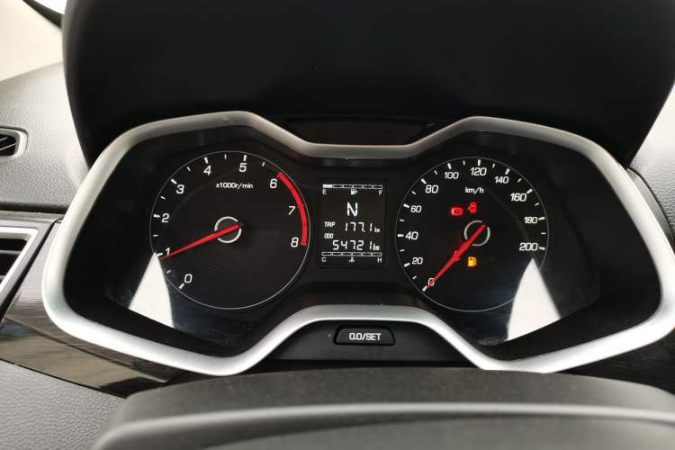 Used Baojun 310 2017 1.5L Automatic Fashion Model Instrument Cluster