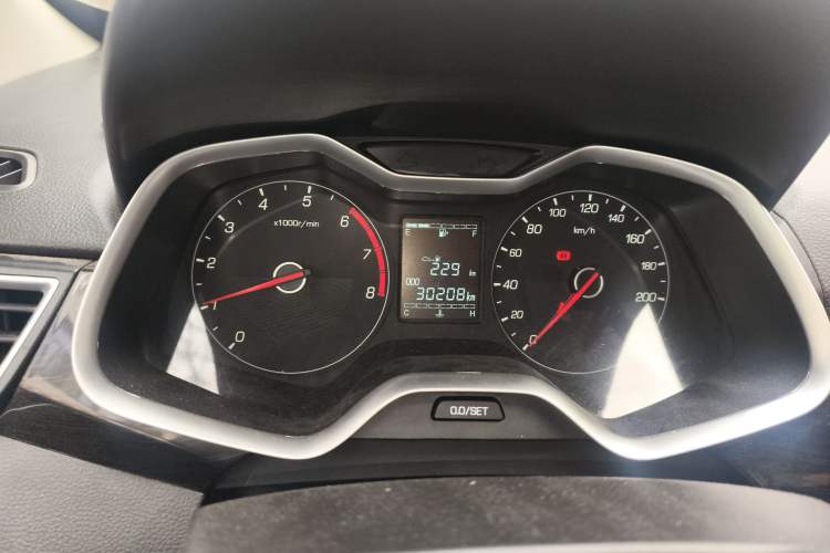 Used Baojun 310 2017 1.5L Manual Fashion Model Instrument Cluster