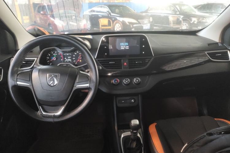 Used Baojun 310 2017 1.5L Manual Fashion Model Interior 1