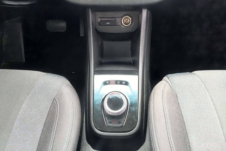 Used Baojun 310 2017 1.5L automatic comfort version Interior 11