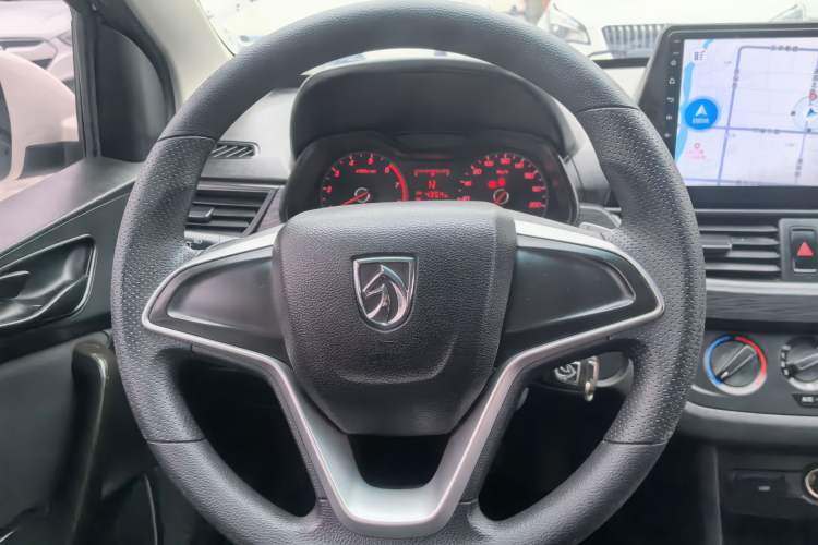 Used Baojun 310 2017 1.5L automatic comfort version Interior 13
