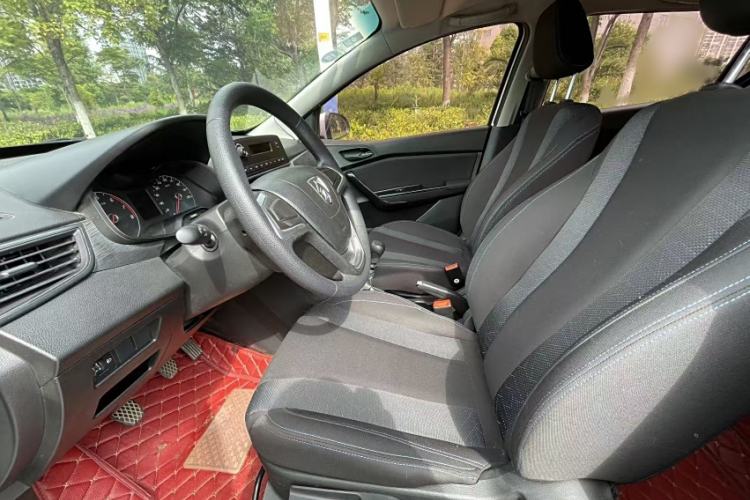 Used Baojun 310 2017 1.5L manual Comfort trim Interior 2