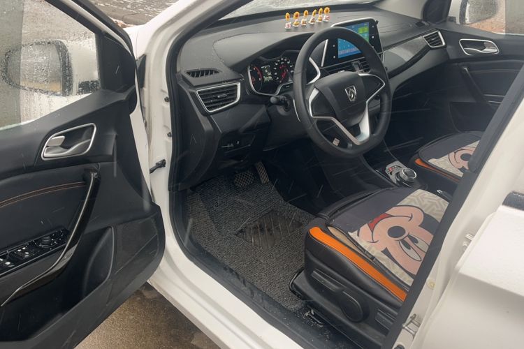 Used Baojun 310 2017 1.5L Automatic Fashion Model Interior 2