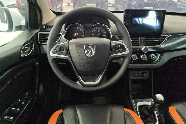 Used Baojun 310 2017 1.5L Manual Luxury Model Interior 2