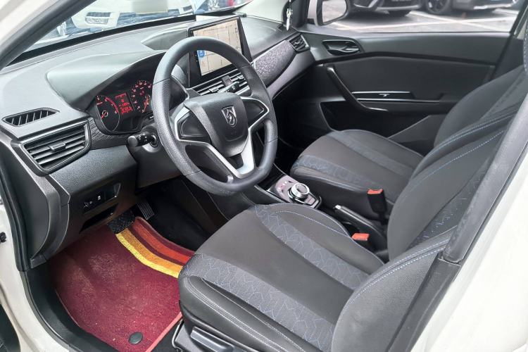 Used Baojun 310 2017 1.5L automatic comfort version Interior 3
