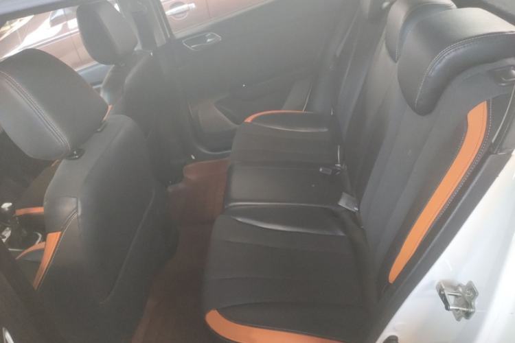 Used Baojun 310 2017 1.5L Manual Fashion Model Interior 3