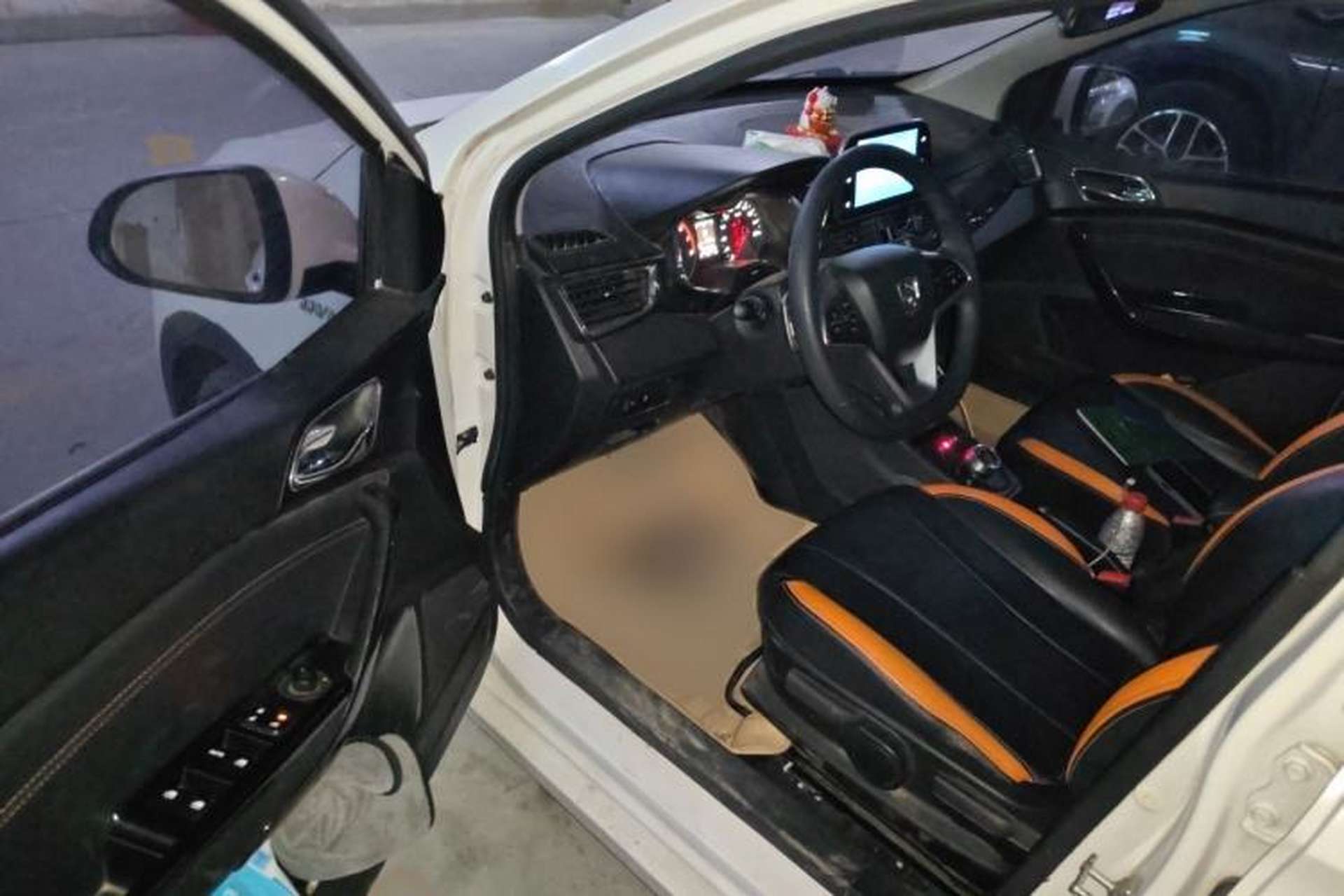 Used Baojun 310 2017 1.5L Automatic Luxury Model Interior 3