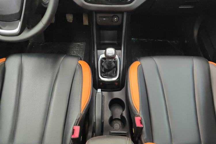 Used Baojun 310 2017 1.5L Manual Luxury Model Interior 5