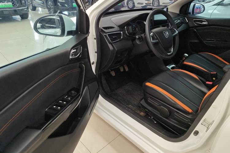 Used Baojun 310 2017 1.5L Manual Luxury Model Interior 7