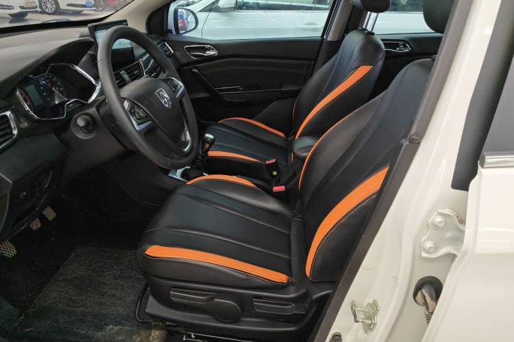 Used Baojun 310 2017 1.5L Manual Luxury Model Interior 8