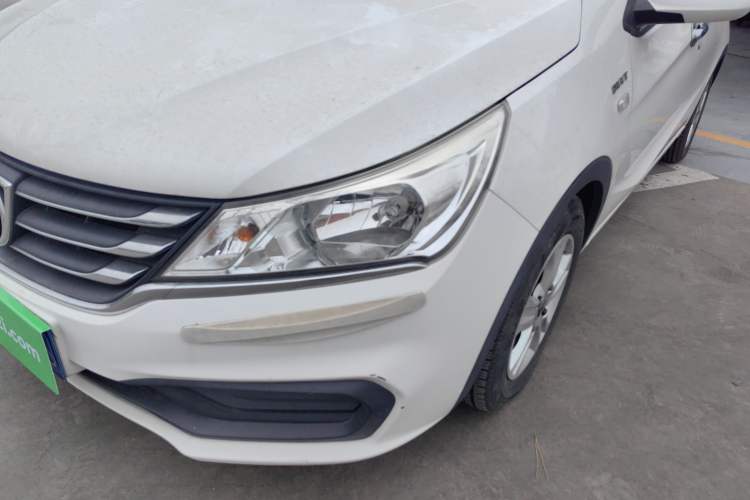 Used Baojun 310 2017 1.5L automatic comfort version Left Front Headlight