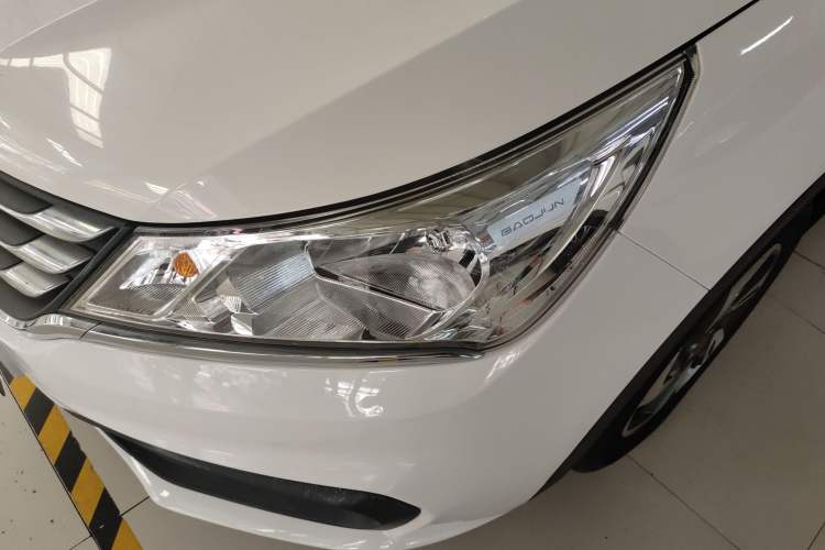 Used Baojun 310 2017 1.5L Automatic Fashion Model Left Front Headlight