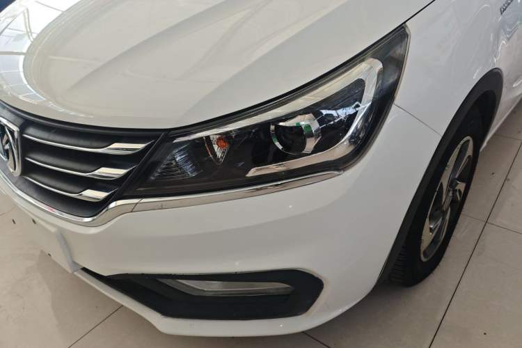 Used Baojun 310 2017 1.5L Automatic Luxury Model Left Front Headlight