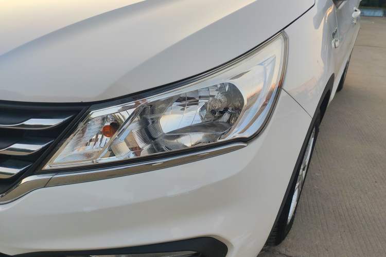 Used Baojun 310 2017 1.5L Manual Fashion Model Left Front Headlight
