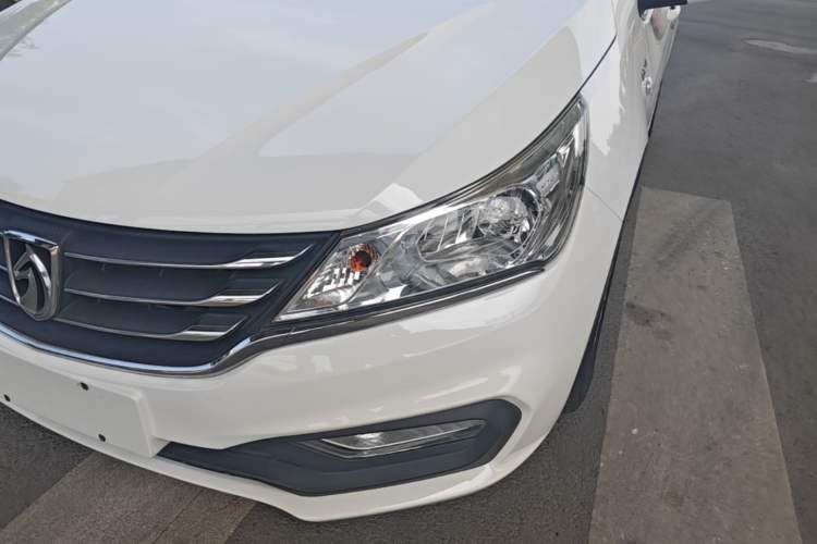 Used Baojun 310 2017 1.5L Automatic Fashion Model Left Front Headlight