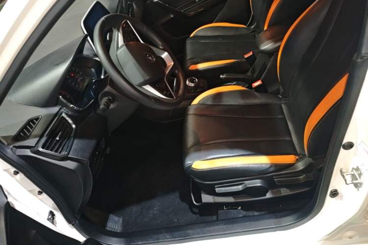 Used Baojun 310 2017 1.5L Automatic Luxury Model Left Front Seat