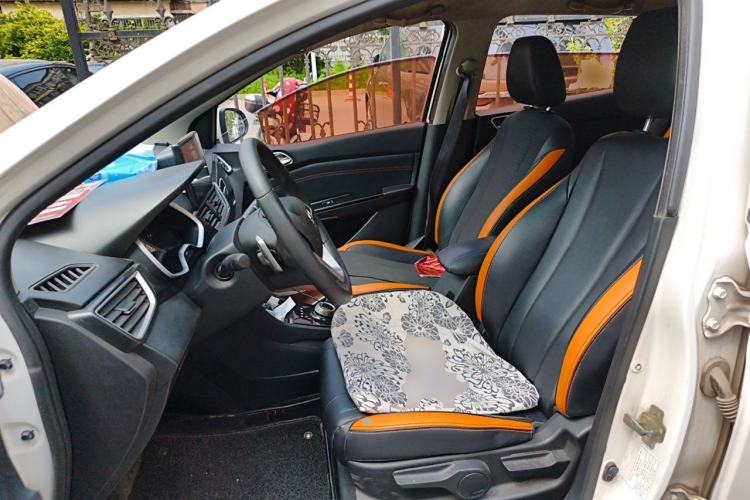 Used Baojun 310 2017 1.5L Automatic Fashion Model Left Front Seat