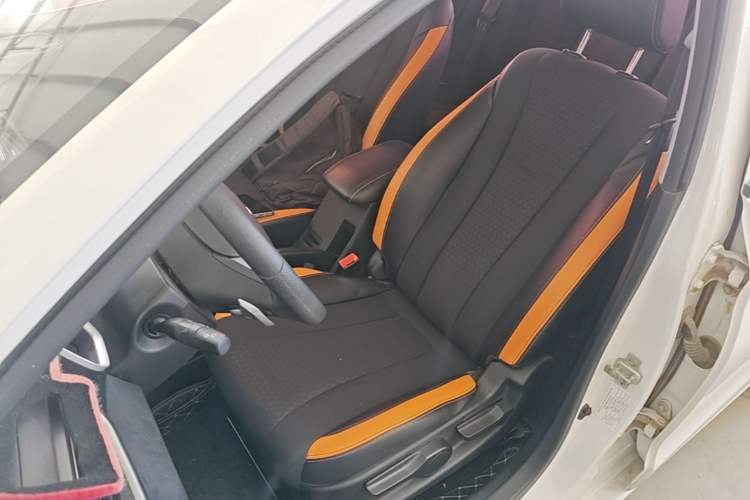 Used Baojun 310 2017 1.5L Automatic Fashion Model Left Front Seat