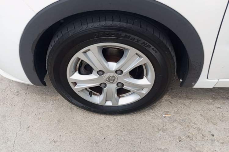 Used Baojun 310 2017 1.5L Manual Fashion Model Left Front Wheel Hub