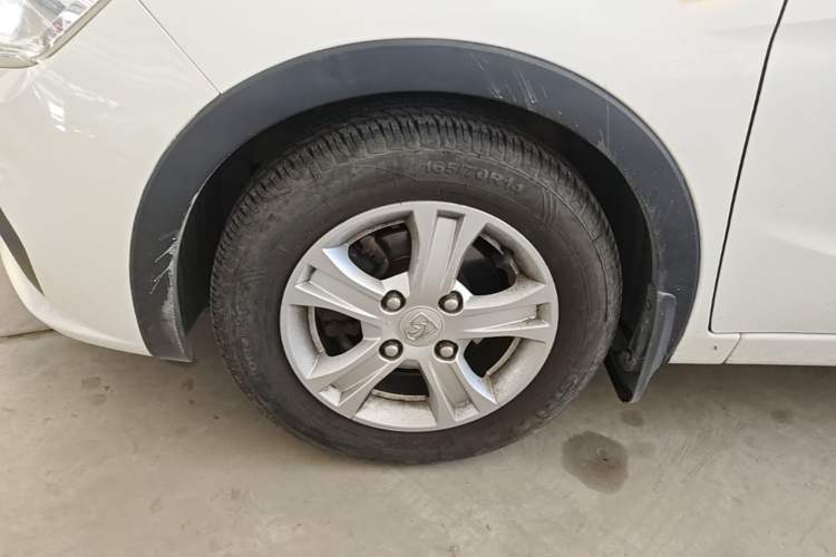 Used Baojun 310 2017 1.5L Automatic Fashion Model Left Front Wheel Hub