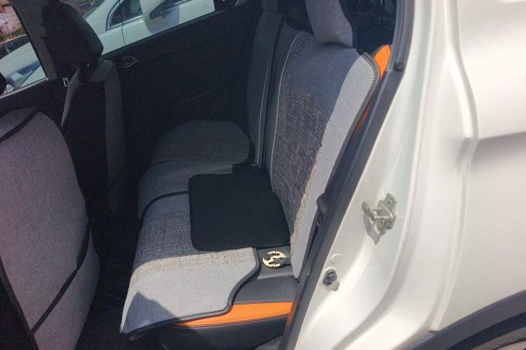 Used Baojun 310 2017 1.5L Automatic Luxury Model Left Rear Seat