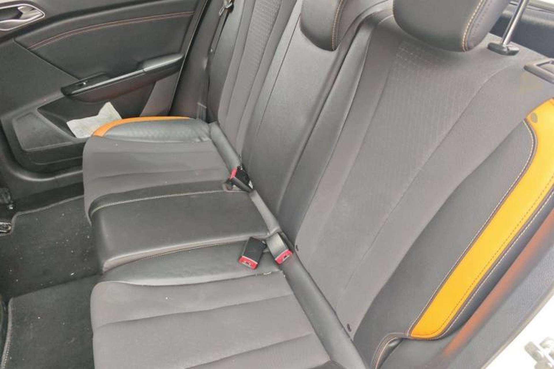Used Baojun 310 2017 1.5L Automatic Fashion Model Left Rear Seat