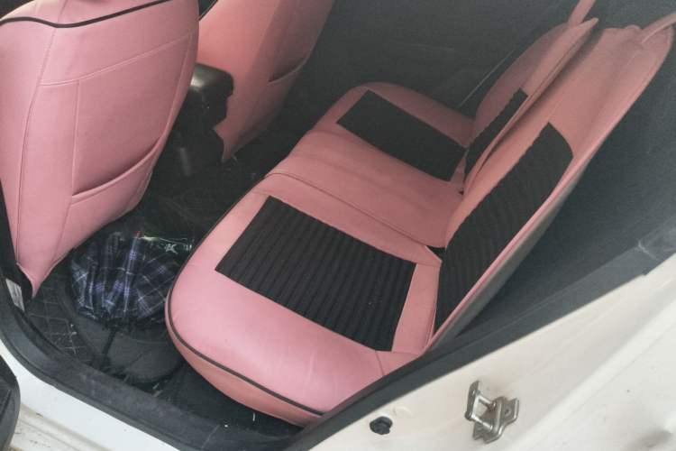 Used Baojun 310 2017 1.5L automatic comfort version Left Rear Seat