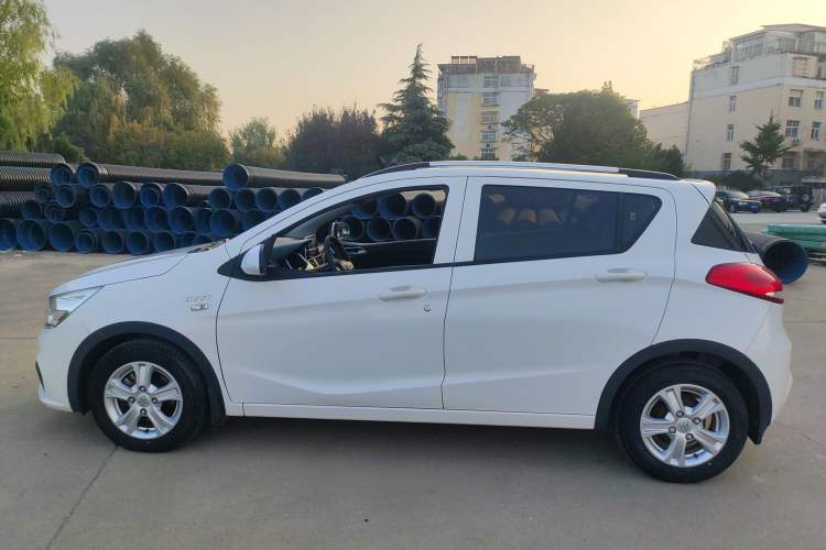 Used Baojun 310 2017 1.5L Manual Fashion Model Left Side