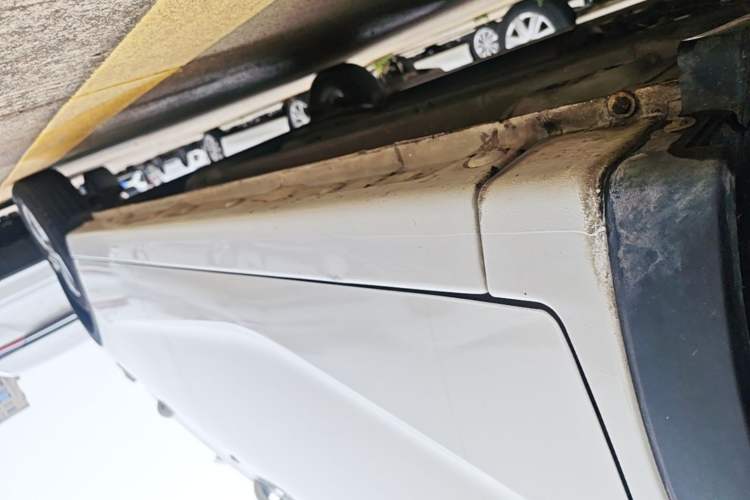 Used Baojun 310 2017 1.5L Automatic Luxury Model Left Side Sill