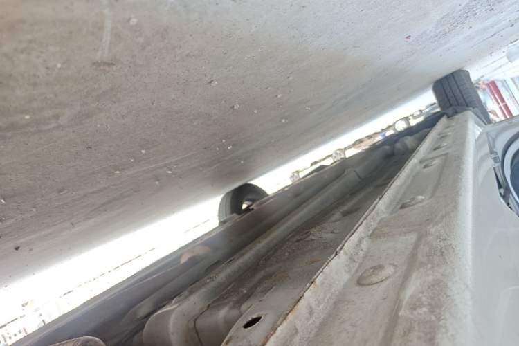 Used Baojun 310 2017 1.5L automatic comfort version Left Side Sill