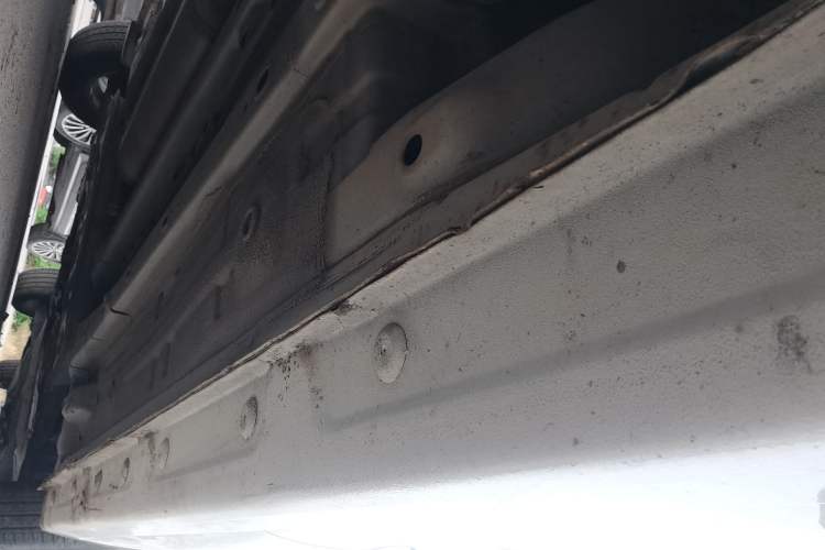 Used Baojun 310 2017 1.5L Automatic Fashion Model Left Side Sill