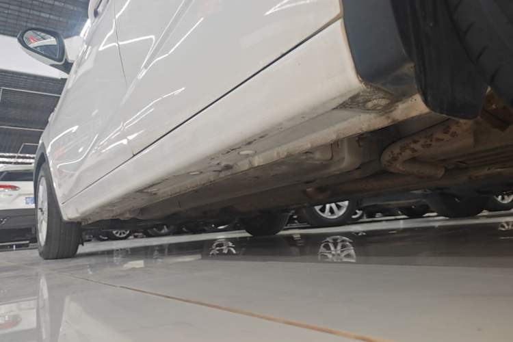 Used Baojun 310 2017 1.5L Manual Fashion Model Left Side Sill