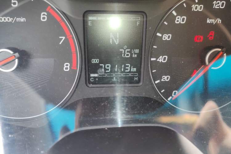 Used Baojun 310 2017 1.5L Automatic Fashion Model Odometer Close Up
