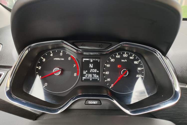 Used Baojun 310 2017 1.5L Automatic Luxury Model Odometer Close Up
