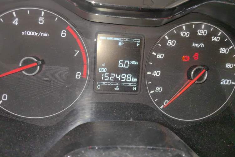 Used Baojun 310 2017 1.5L Manual Luxury Model Odometer Close Up