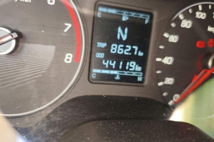 Used Baojun 310 2017 1.5L Automatic Fashion Model Odometer Close Up