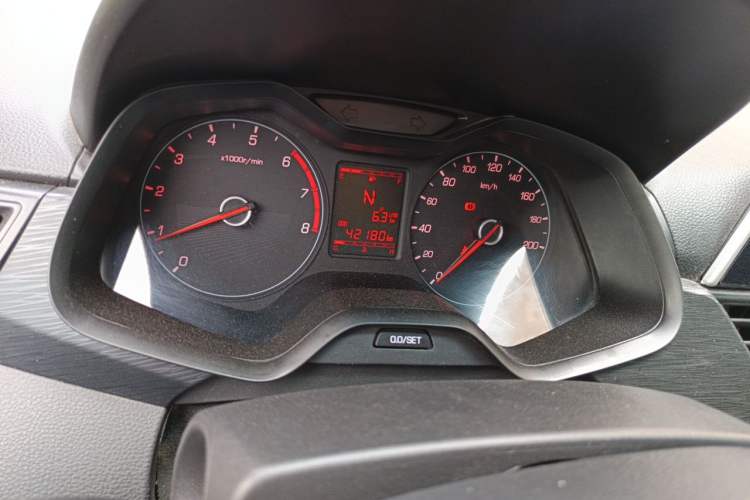 Used Baojun 310 2017 1.5L automatic comfort version Odometer Close Up