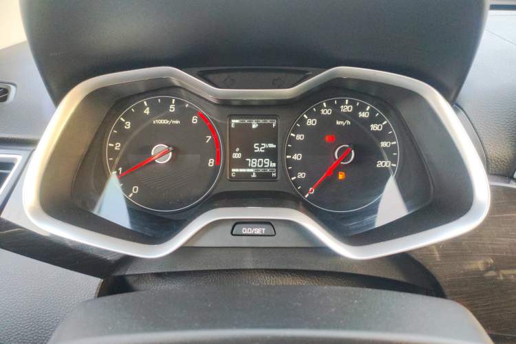 Used Baojun 310 2017 1.5L Manual Fashion Model Odometer Close Up