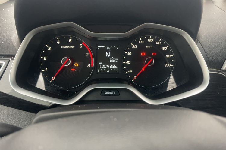 Used Baojun 310 2017 1.5L Automatic Fashion Model Odometer Close Up