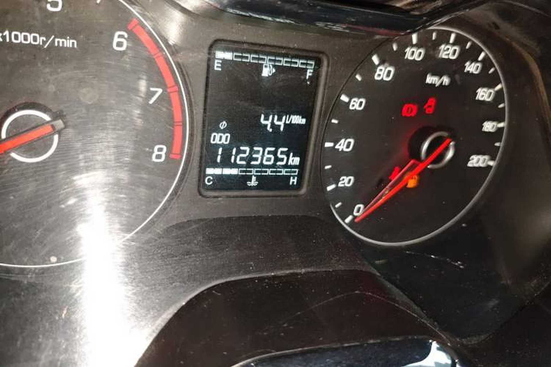 Used Baojun 310 2017 1.5L Manual Luxury Model Odometer Close Up