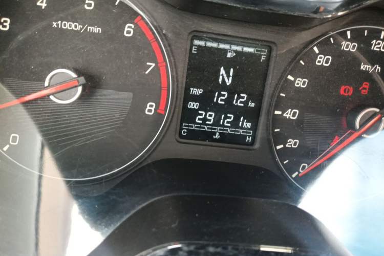 Used Baojun 310 2017 1.5L Automatic Luxury Model Odometer Close Up
