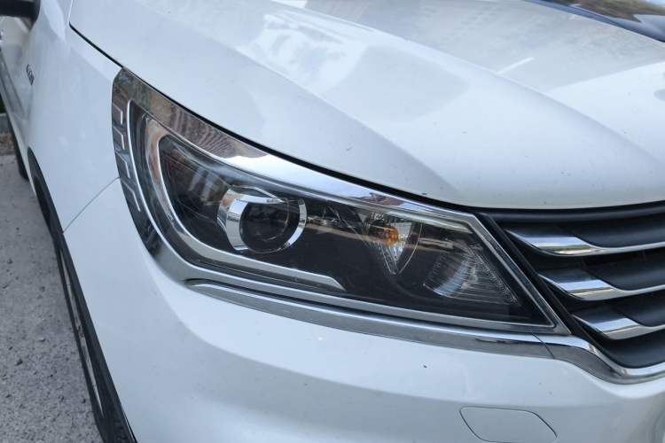 Used Baojun 310 2017 1.5L Manual Luxury Model Right Front Headlight