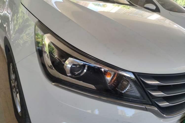 Used Baojun 310 2017 1.5L Manual Luxury Model Right Front Headlight