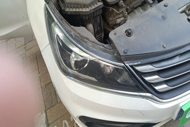 Used Baojun 310 2017 1.5L Manual Luxury Model Right Front Headlight