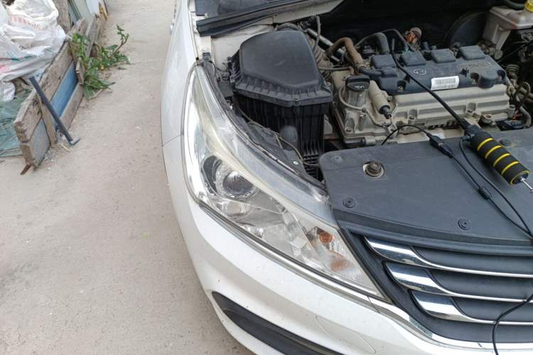 Used Baojun 310 2017 1.5L automatic comfort version Right Front Headlight